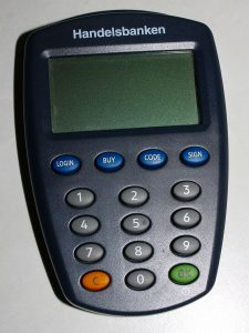 800px-handelsbanken_security_token_device